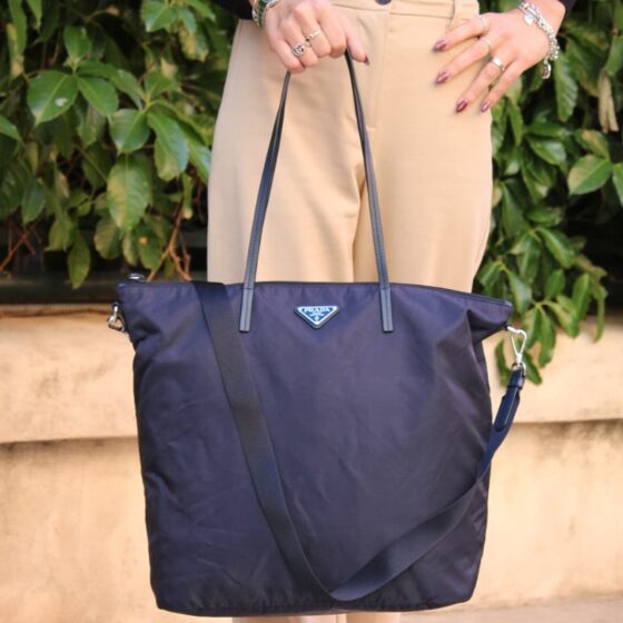 Borsa Prada in tela vela con tracolla