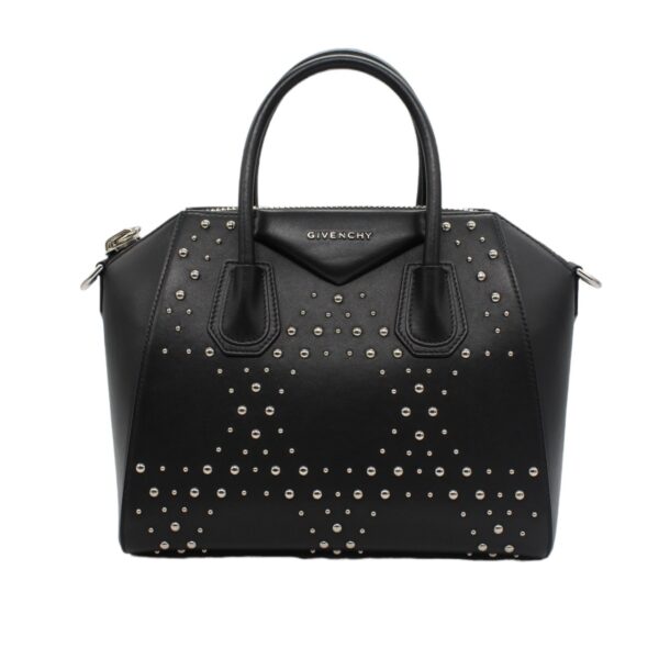 Borsa Givenghy Antigona in pelle liscia nera con borchie