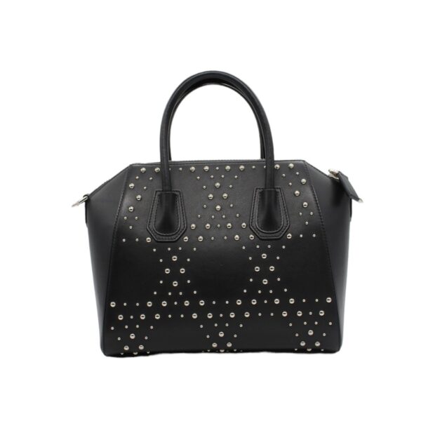 Borsa Givenghy Antigona in pelle liscia nera con borchie