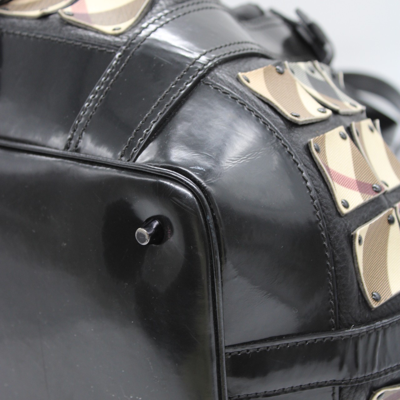 Borsa Burberry in pelle verniciata e tela plastificata thumb