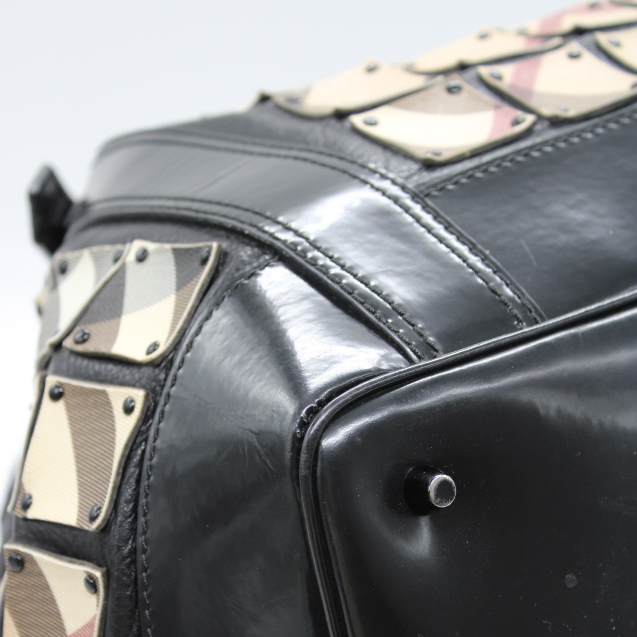 Borsa Burberry in pelle verniciata e tela plastificata thumb