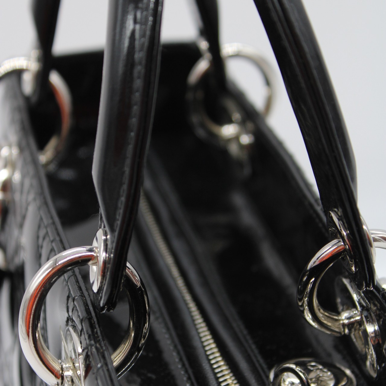 Borsa Media Lady Dior in pelle verniciata nera thumb