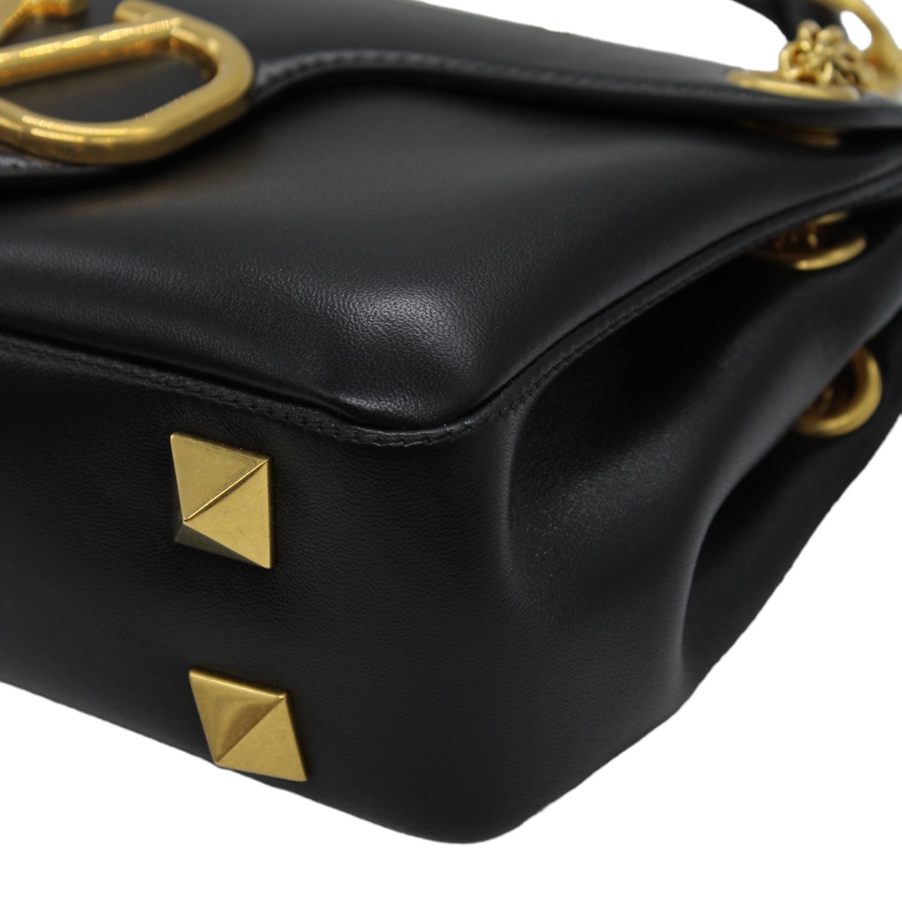 Borsa Valentino stud sign in nappa nera thumb