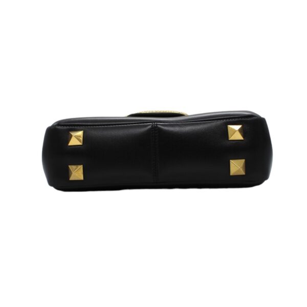 Borsa Valentino stud sign in nappa nera