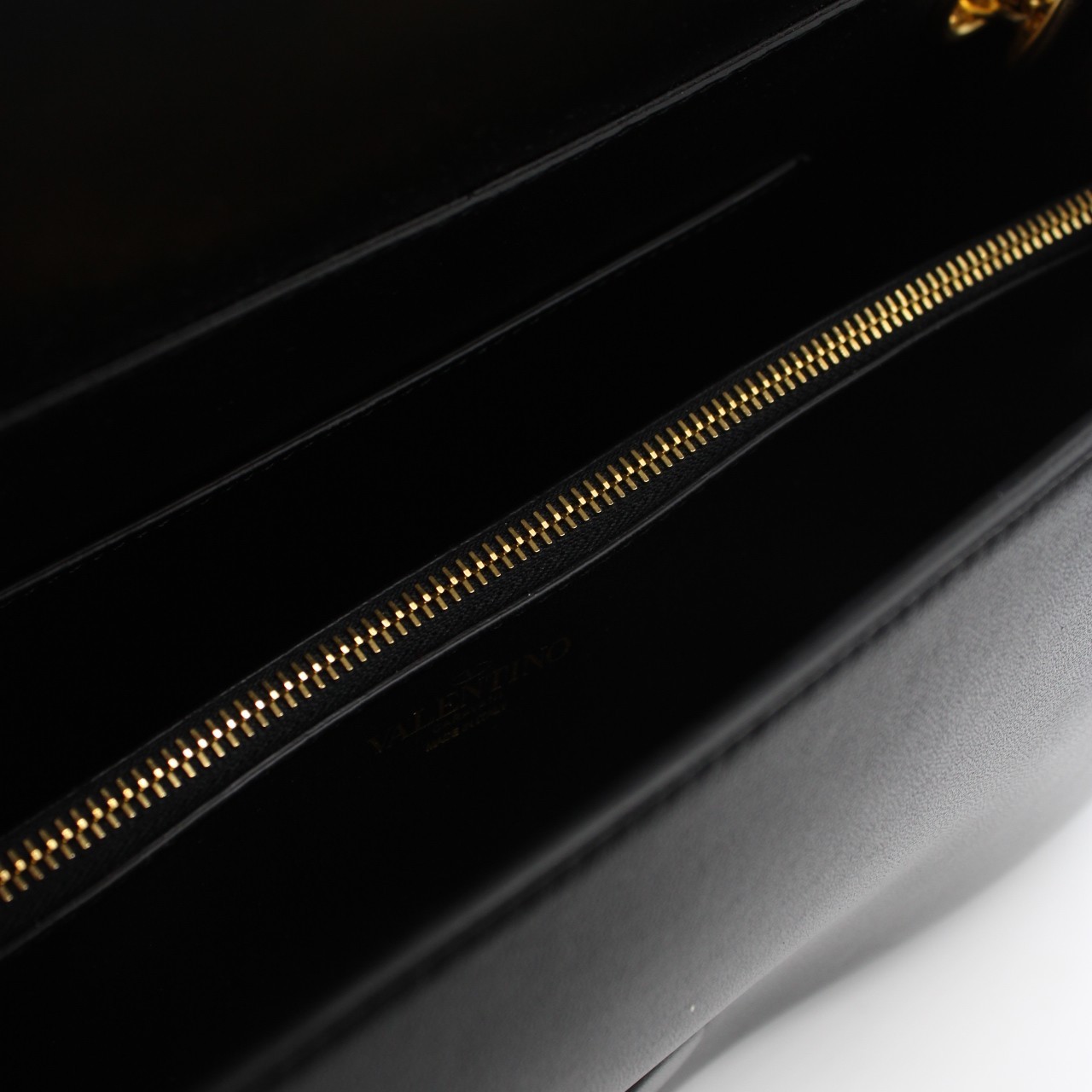 Borsa Valentino stud sign in nappa nera thumb