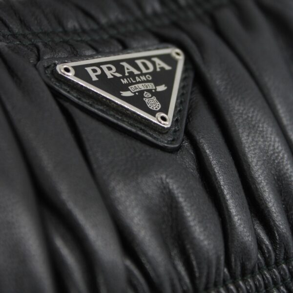 Borsa Prada Re- edition 2005 in nappa nera