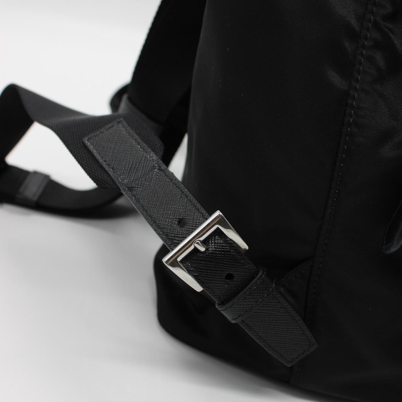 Zaino Prada in Re-Nylon thumb