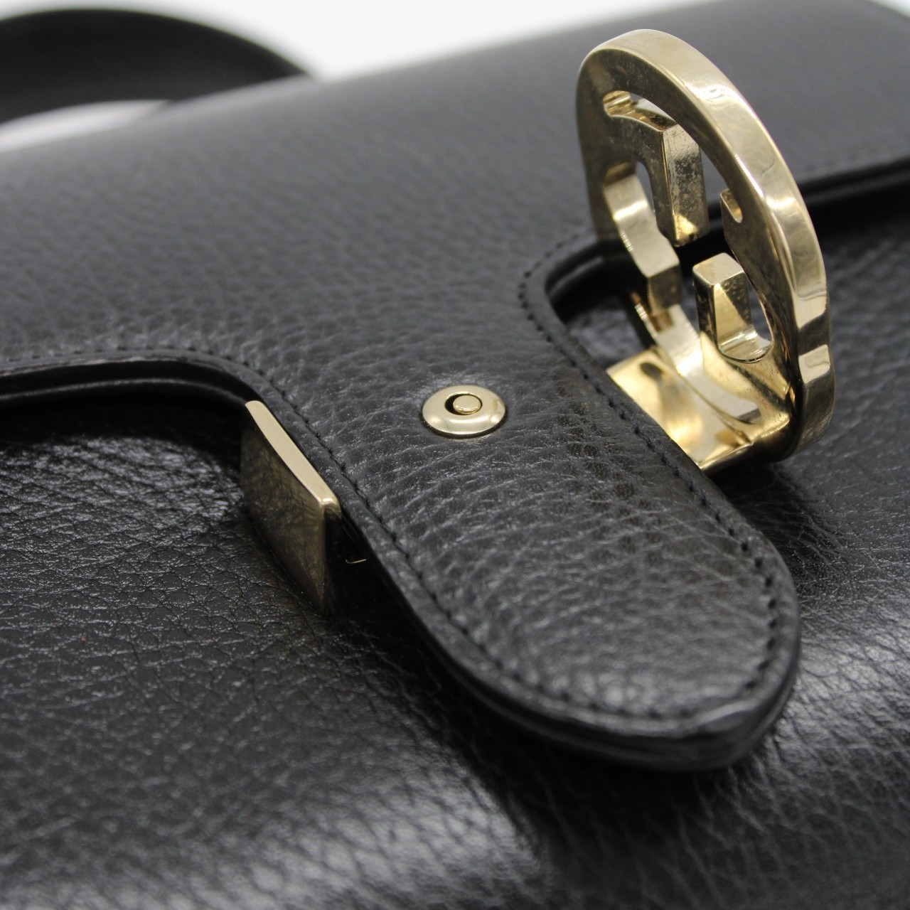 Borsa Gucci Interlocking in pelle nera thumb