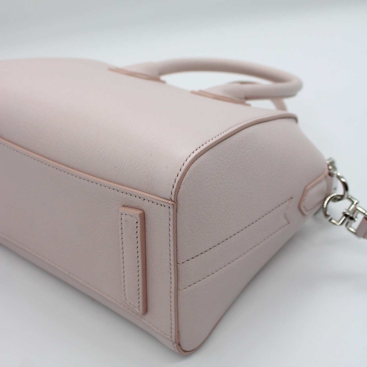 Borsa Givenghy antigona mini in pelle thumb