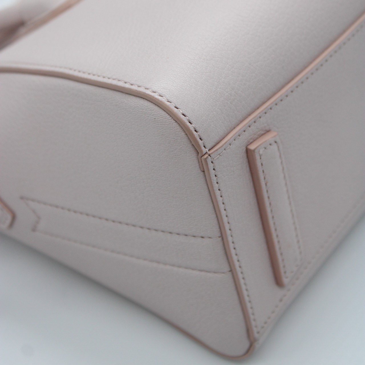Borsa Givenghy antigona mini in pelle thumb