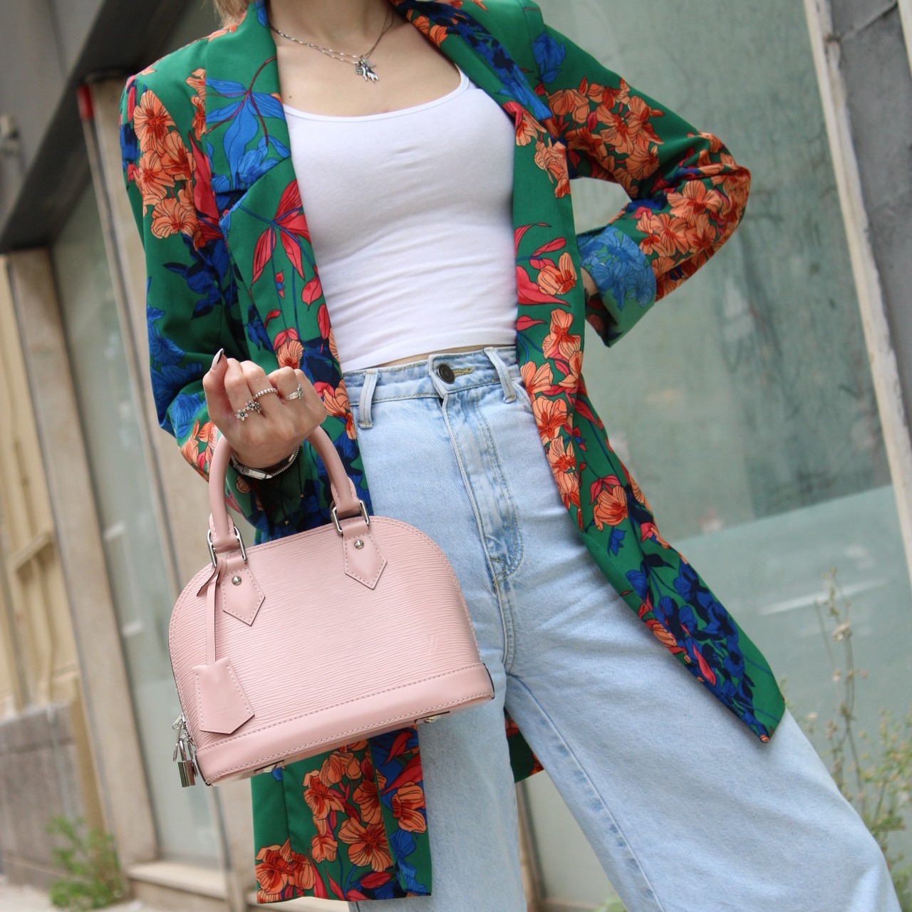 Borsa Louis Vuitton alma BB in pelle epi thumb