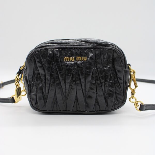Tracolla Miu Miu in pelle nera