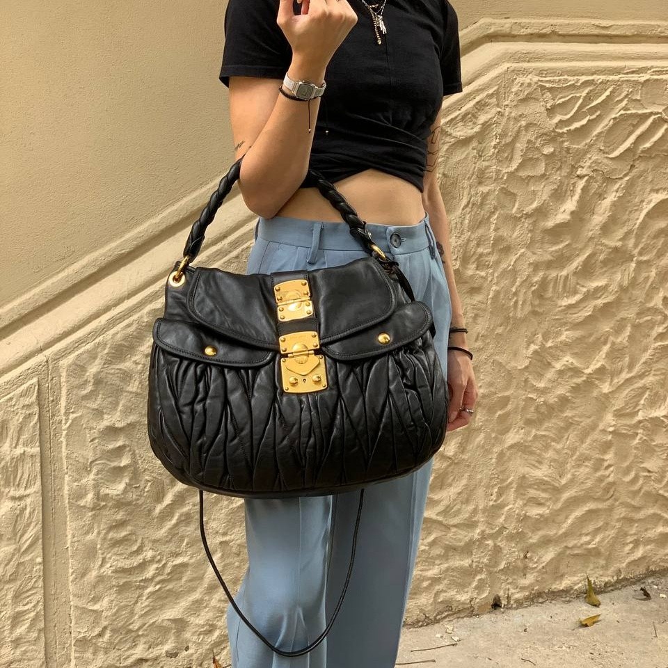 Borsa Miu Miu coffer in pelle nera matelassè thumb