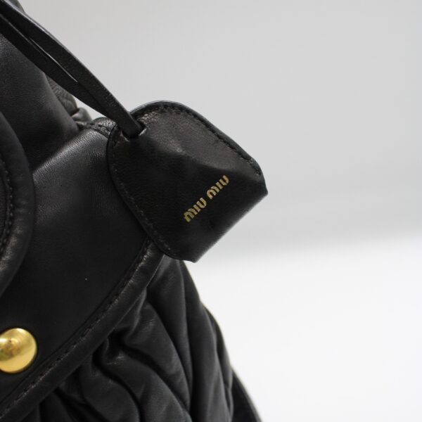 Borsa Miu Miu coffer in pelle nera matelassè
