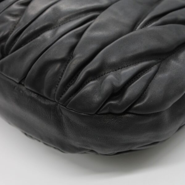 Borsa Miu Miu coffer in pelle nera matelassè
