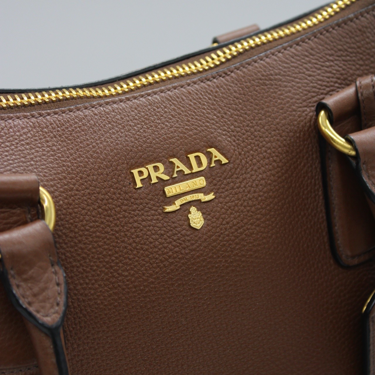 Borsa Prada in pelle martellata marrone thumb