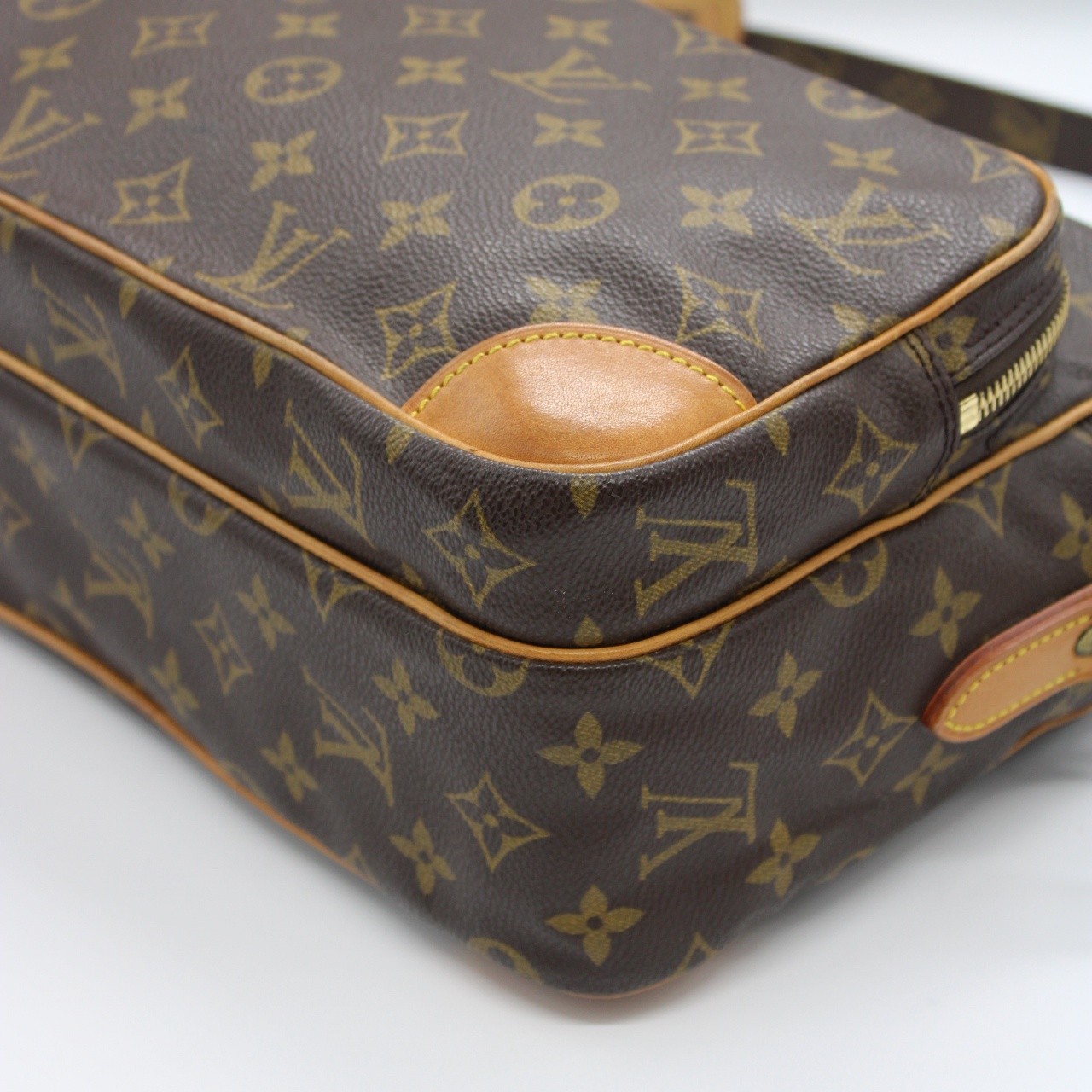 Borsa Louis Vuitton Nile thumb
