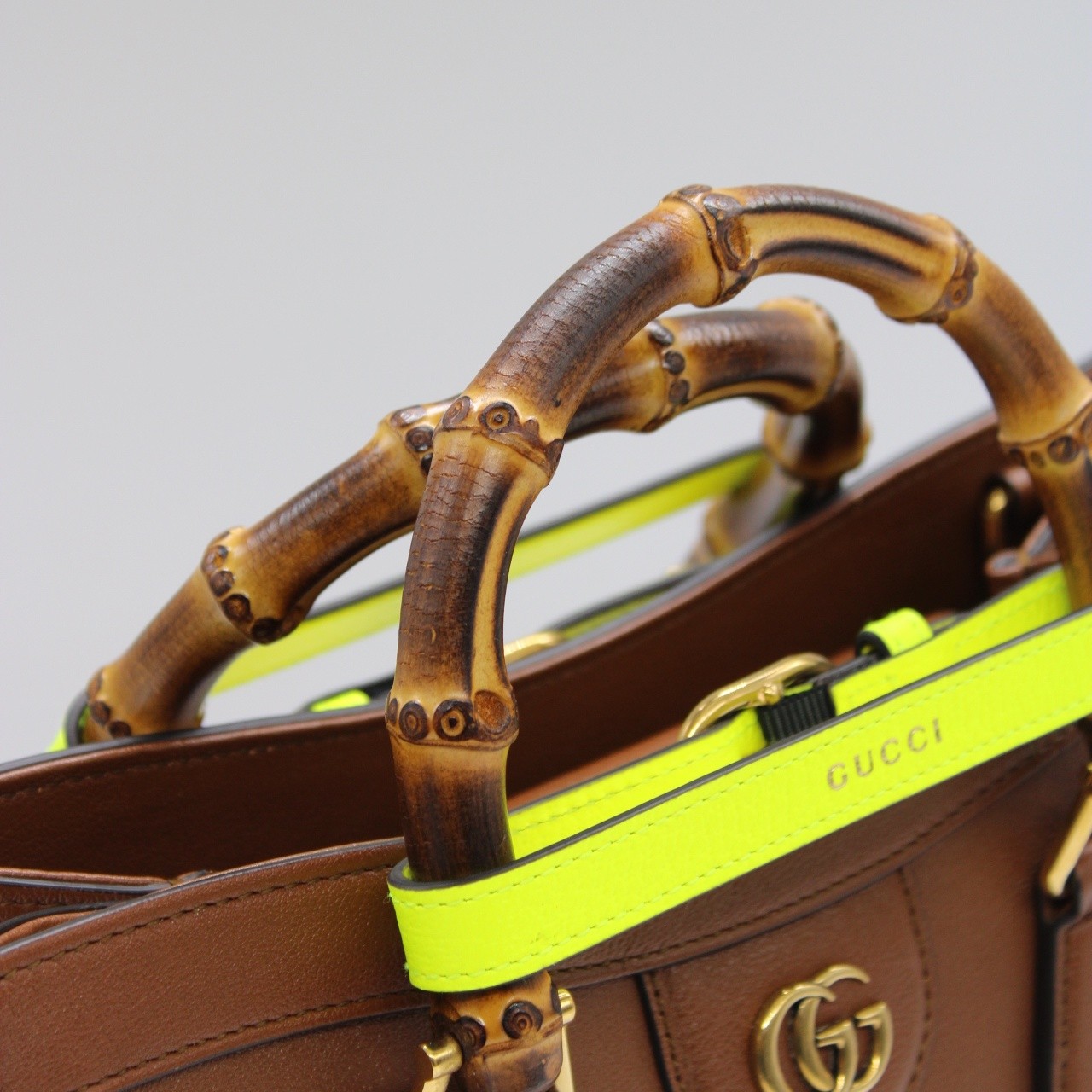 Borsa shopping Gucci Diana misura piccola thumb
