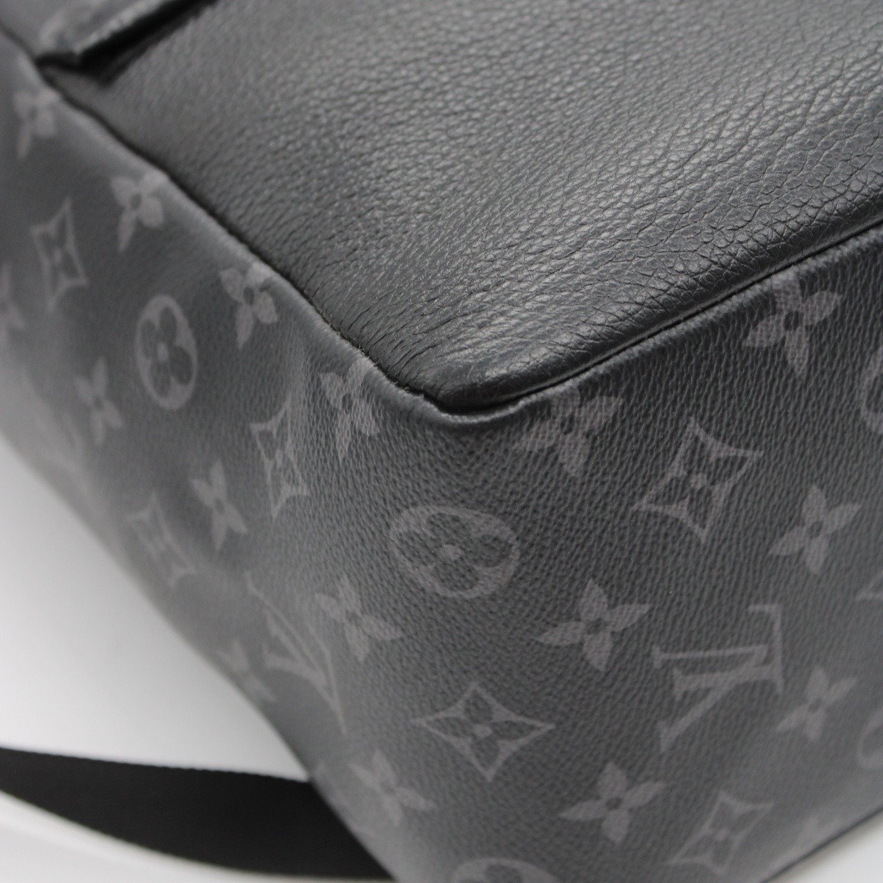 Zaino Louis Vuitton Saumur Eclipse thumb