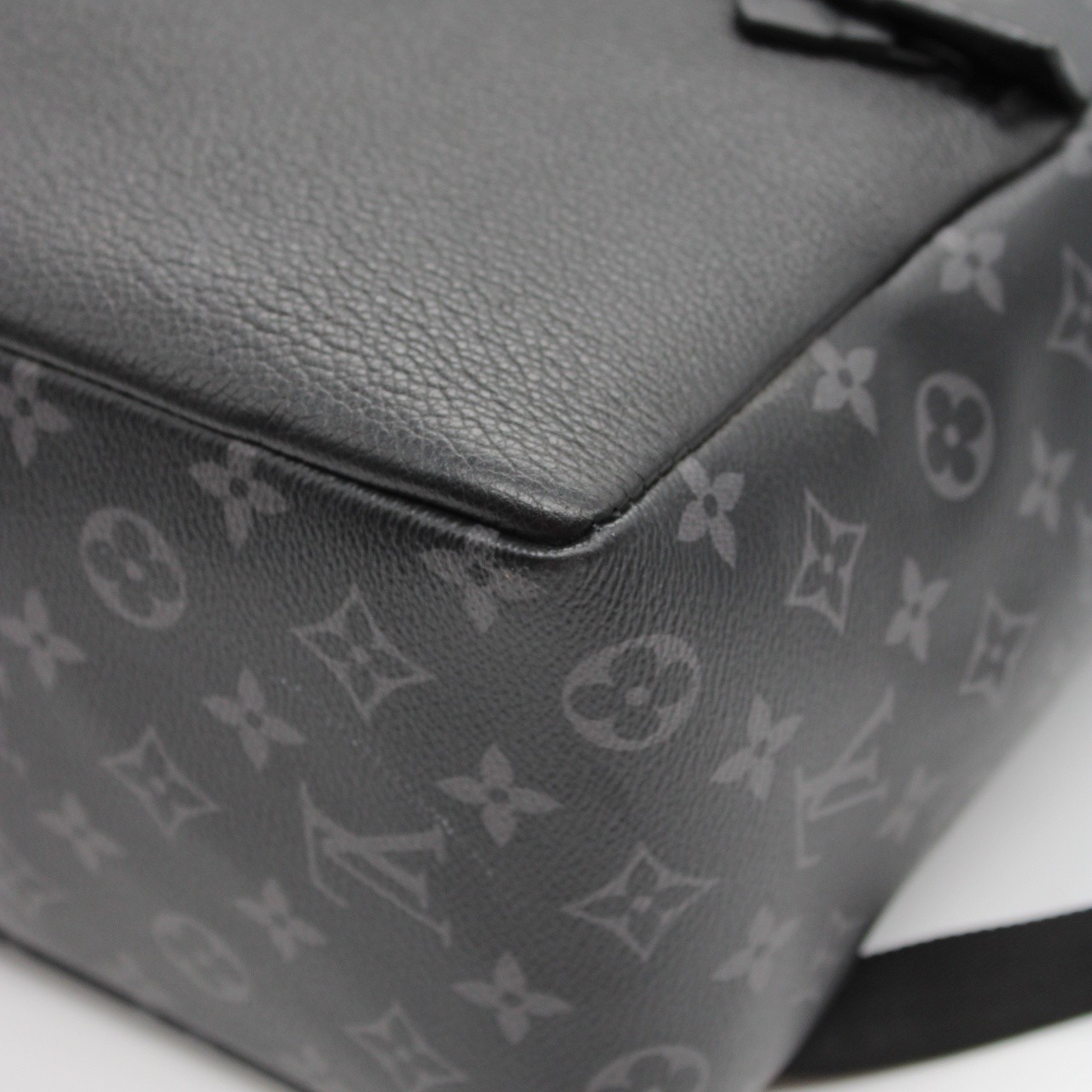 Zaino Louis Vuitton Saumur Eclipse thumb