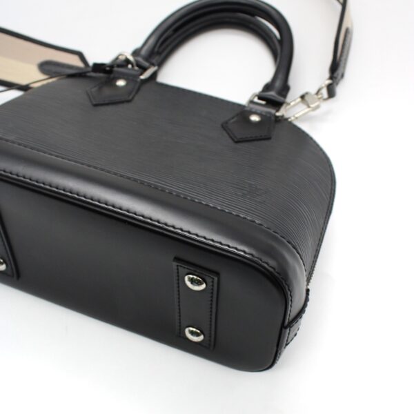 Borsa Louis Vuitton Alma BB in pelle epi nera