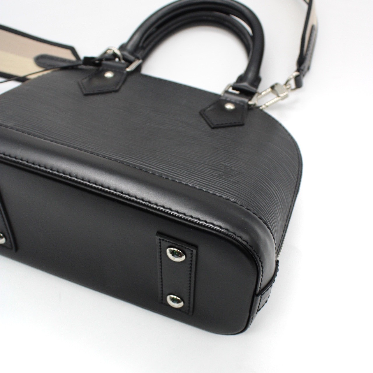Borsa Louis Vuitton Alma BB in pelle epi nera thumb