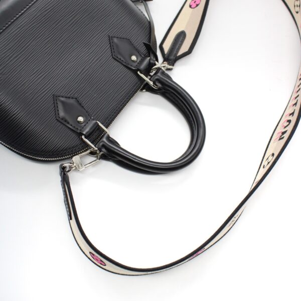 Borsa Louis Vuitton Alma BB in pelle epi nera