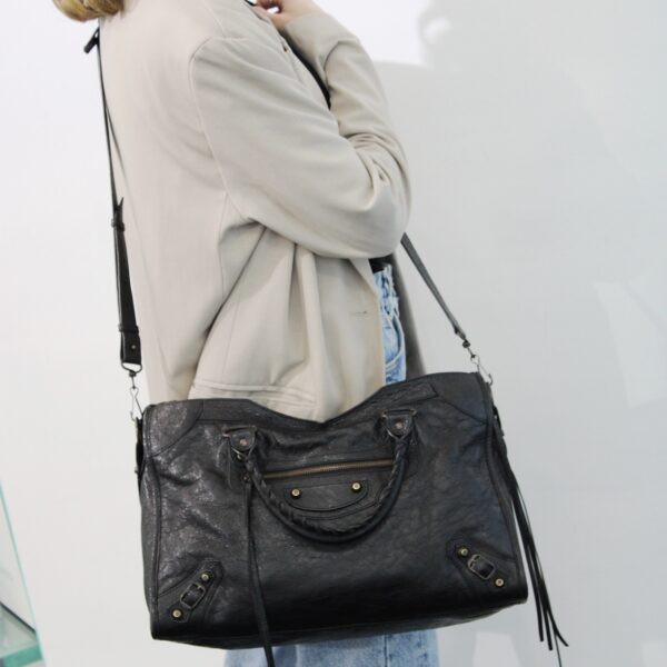 Borsa Balenciaga City in pelle nera
