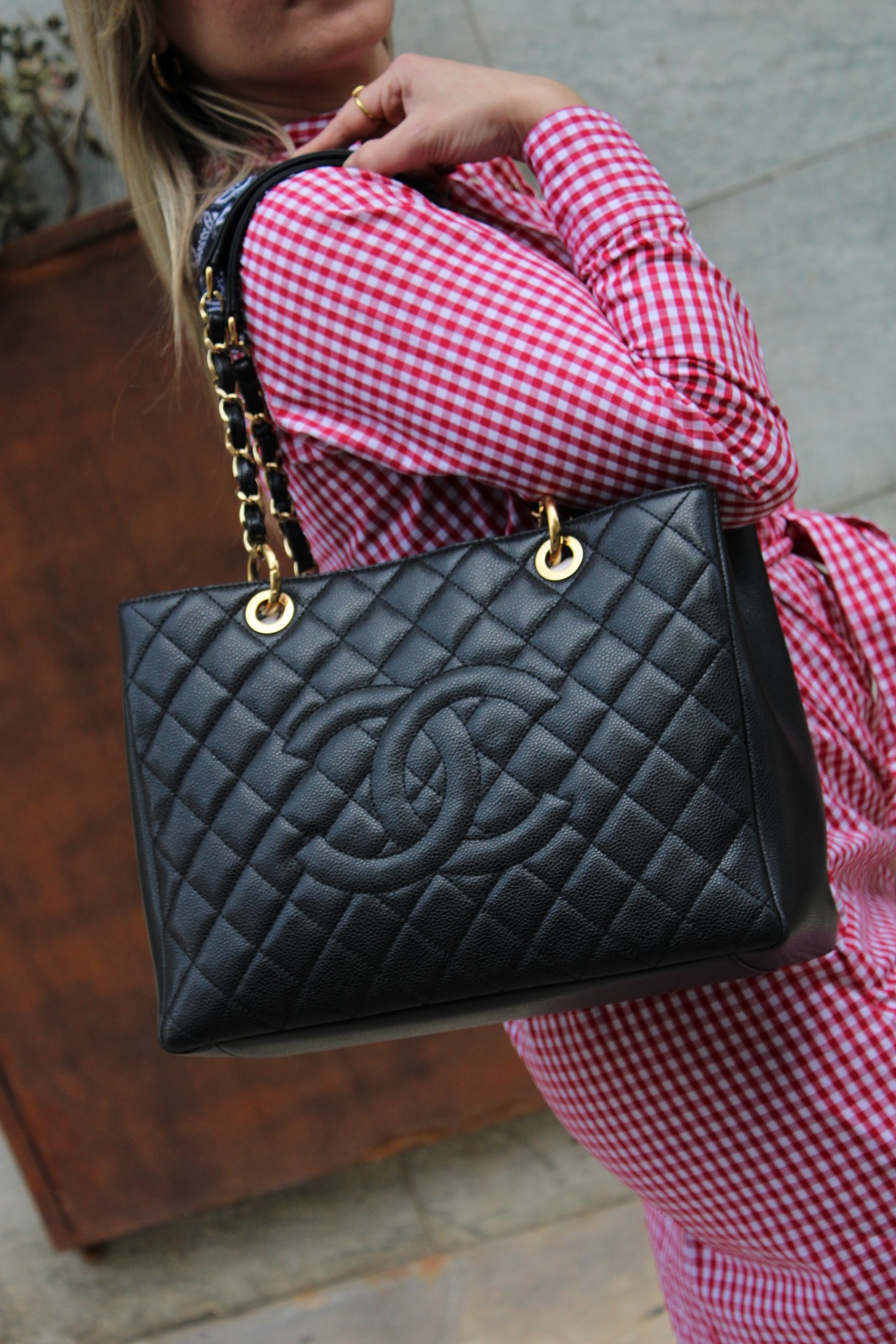 Chanel GST Borsa A Spalla In Pelle Martellata Nera thumb