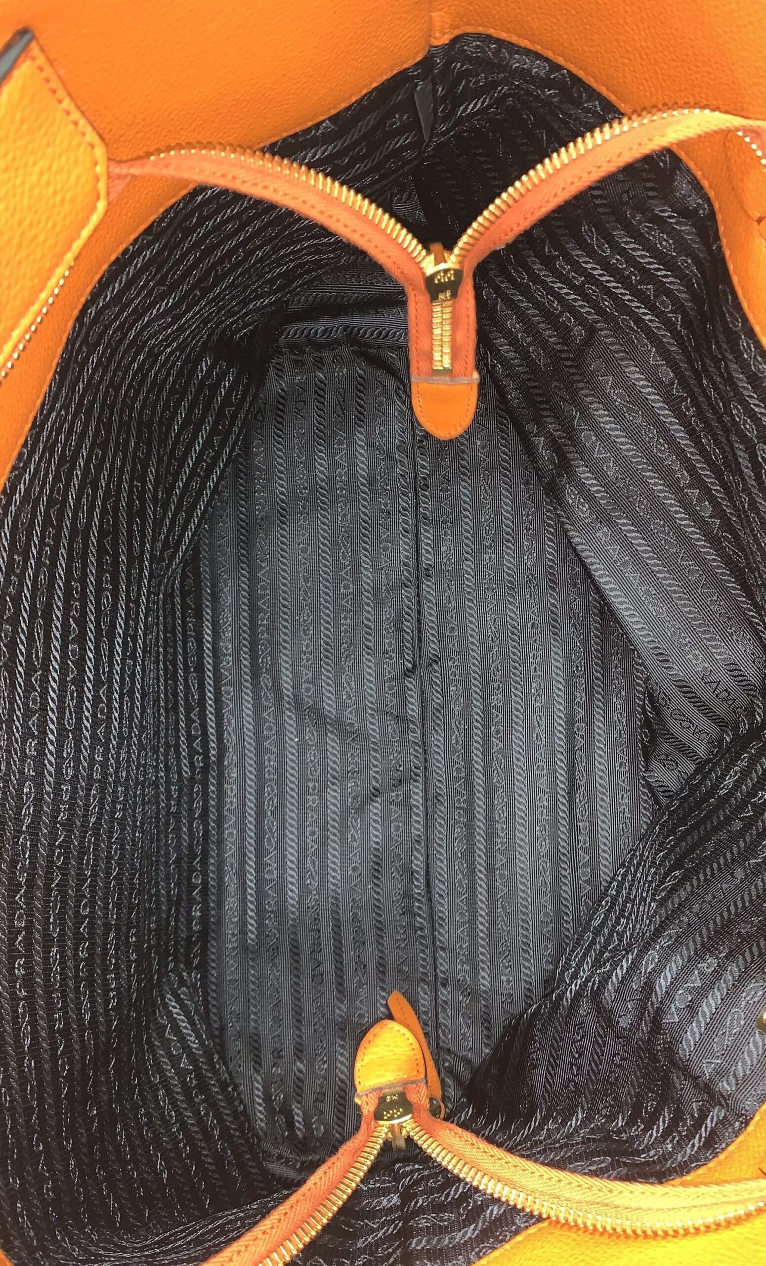 Prada borsa a spalla in pelle arancione thumb