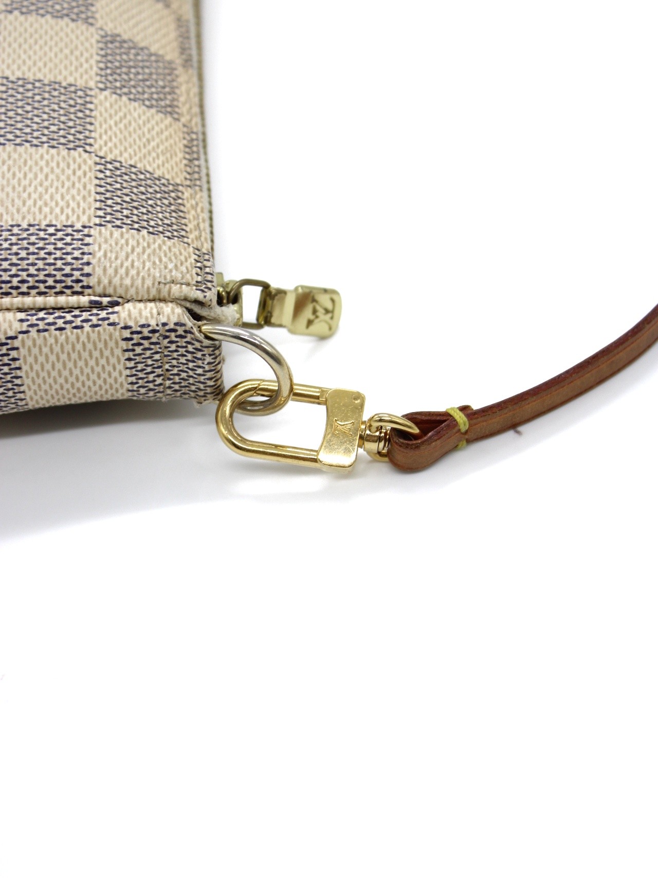 Pochette Louis Vuitton Accessoires NM in damier azur thumb