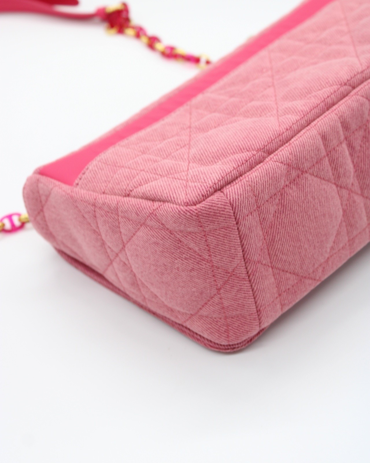 Borsa Dior Caro in denim rosa thumb