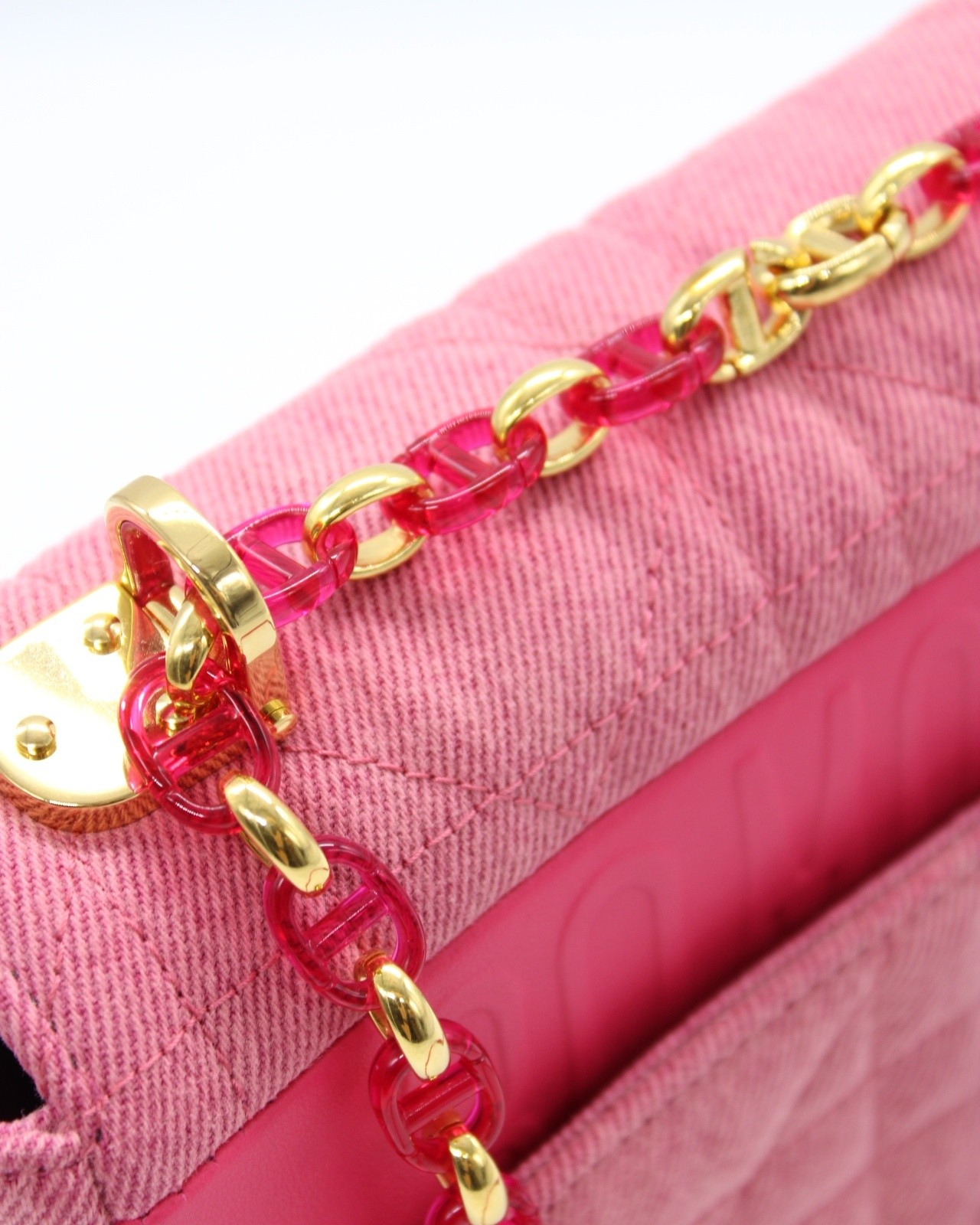 Borsa Dior Caro in denim rosa thumb