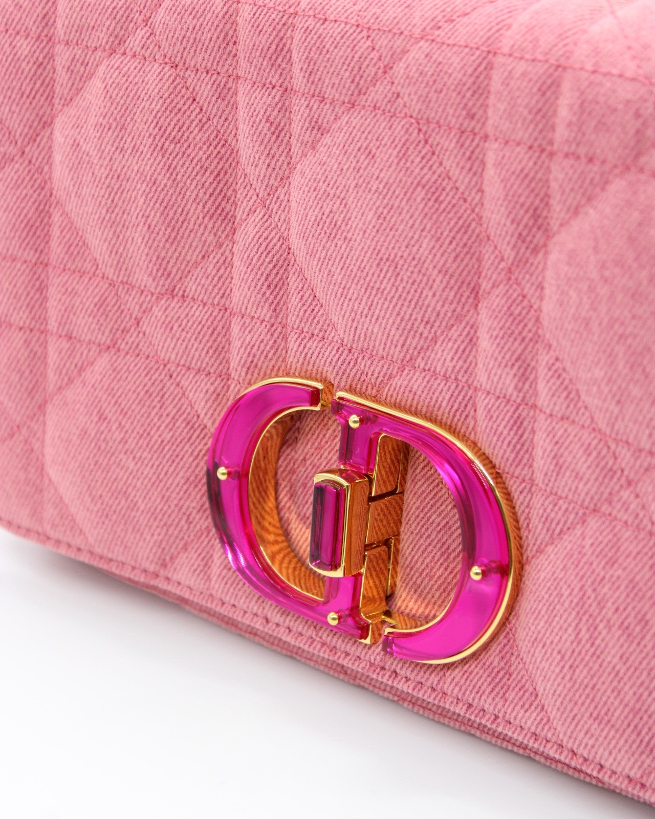 Borsa Dior Caro in denim rosa thumb