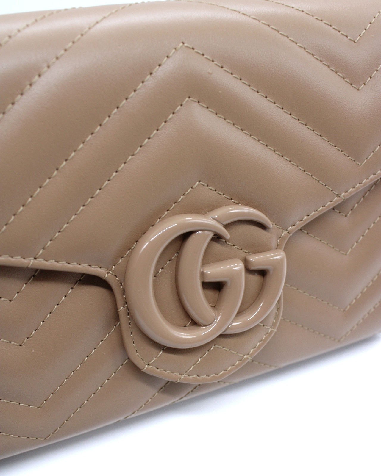 Mini borsa Gucci GG marmont in pelle matelassé thumb