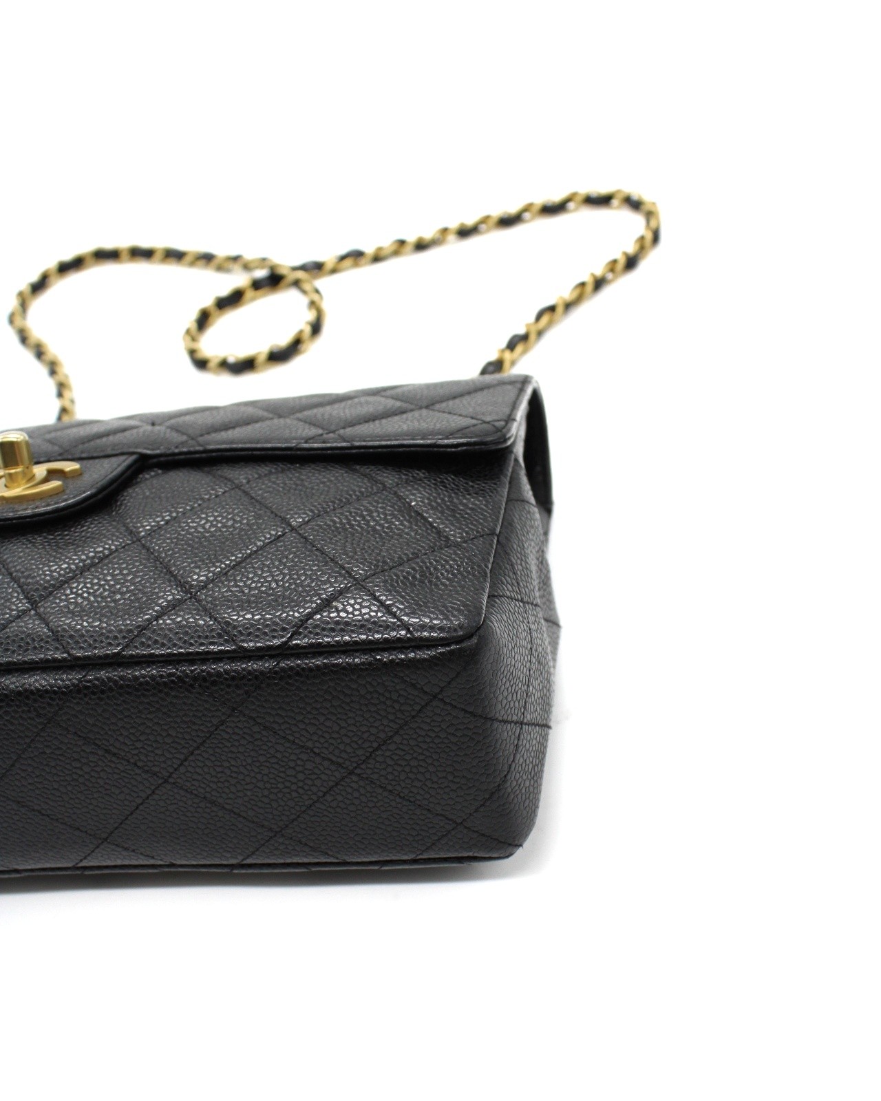 Borsa Chanel timeless in pelle nera a tracolla thumb