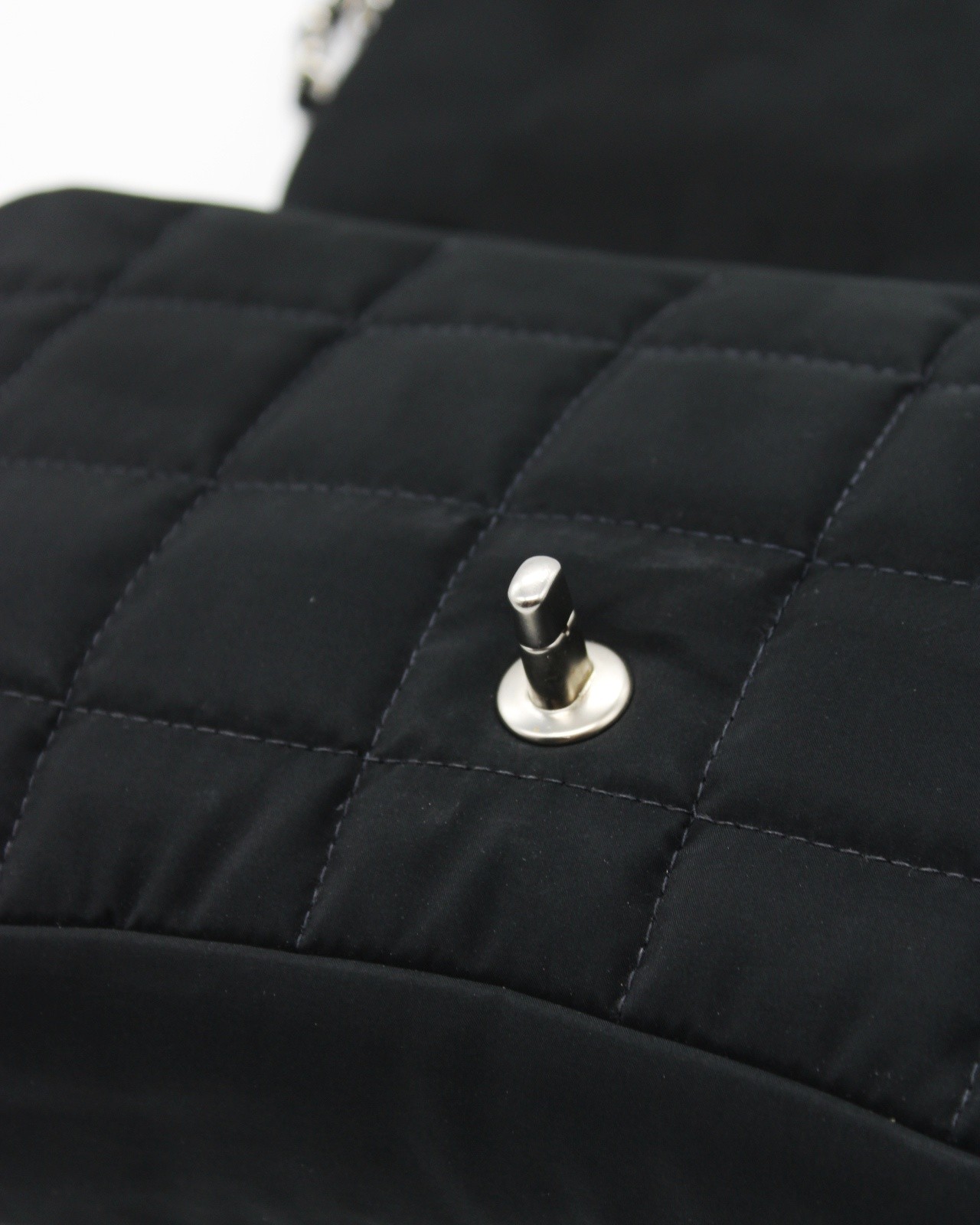 Borsa Chanel Chocolate Bar nera thumb