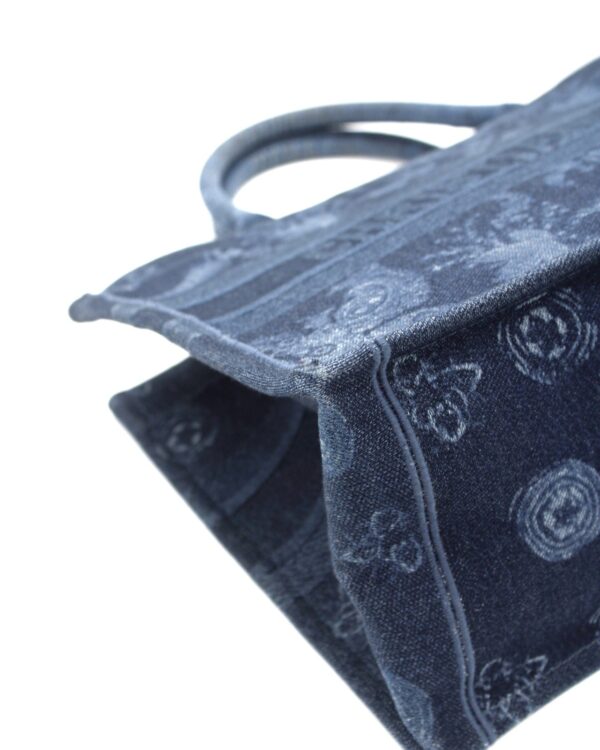 Borsa Dior Tote Book in denim blu media