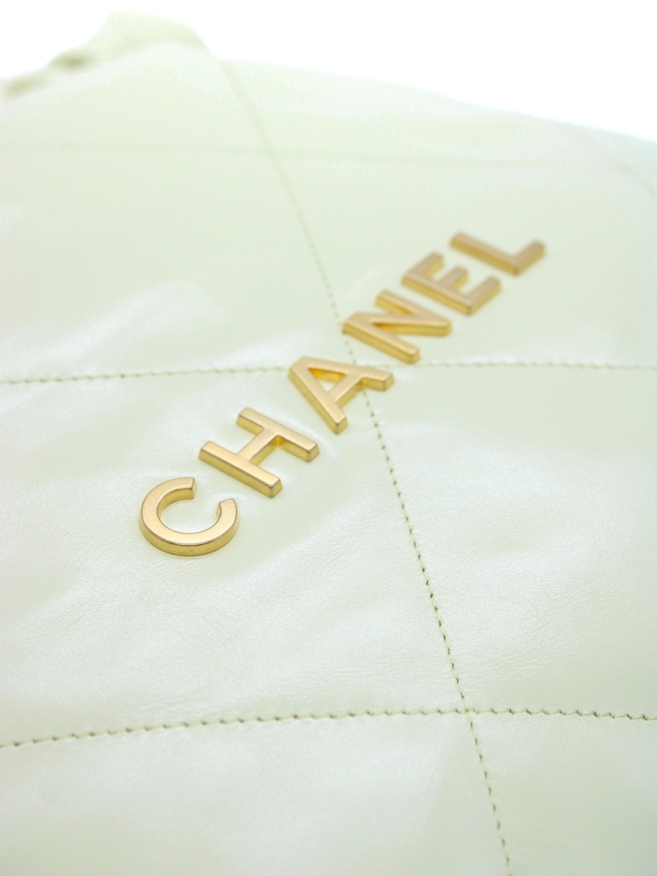 Borsa Chanel 22 piccola thumb