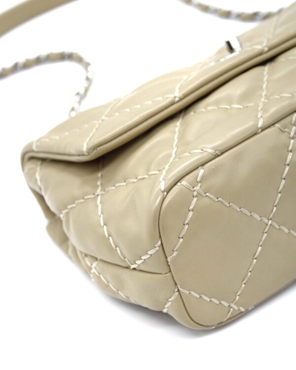 Borsa Chanel Wild Stitch in pelle beige