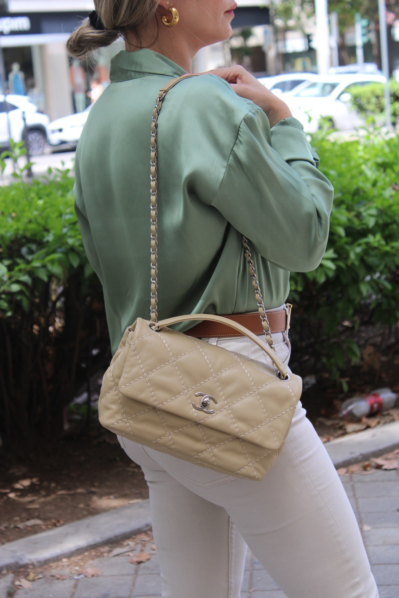 Borsa Chanel Wild Stitch in pelle beige thumb