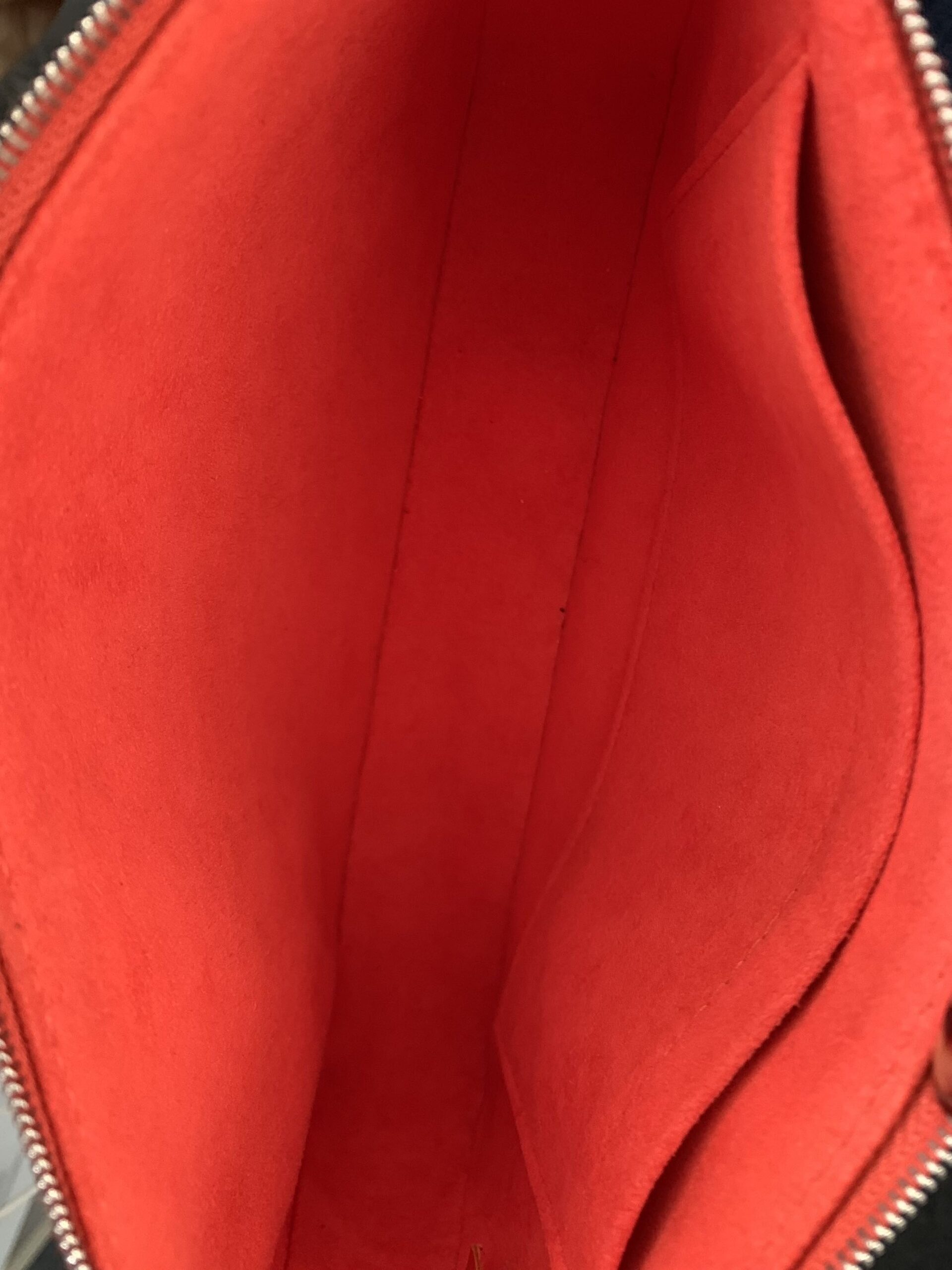 Pochette Louis Vuitton in pelle epi arancione thumb
