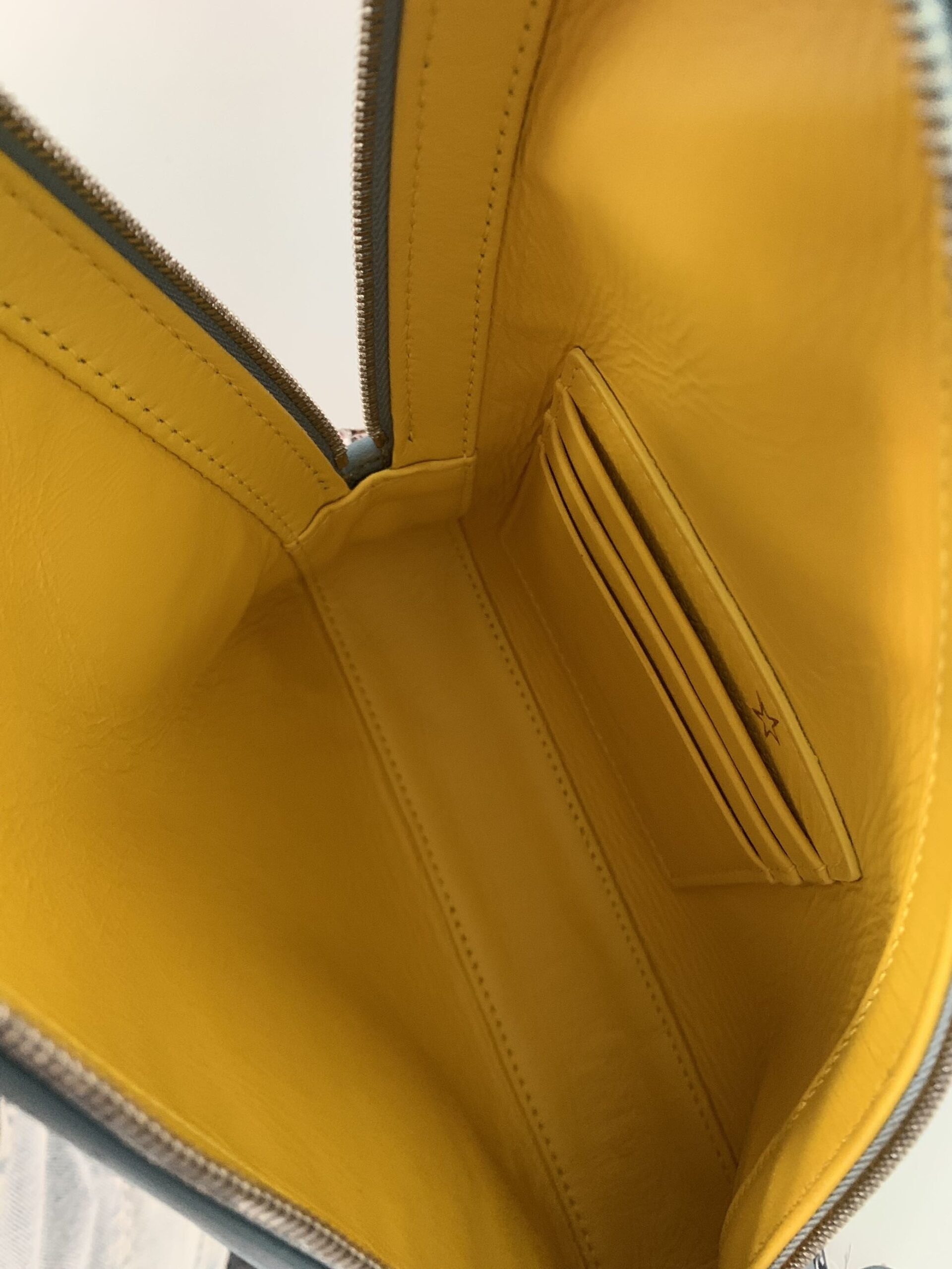 Pochette Balenciaga triangle duffle thumb