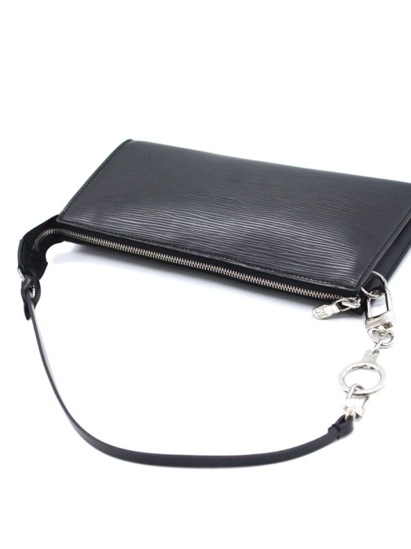 Pochette Louis Vuitton Pelle Epi nera con gancio estensore
