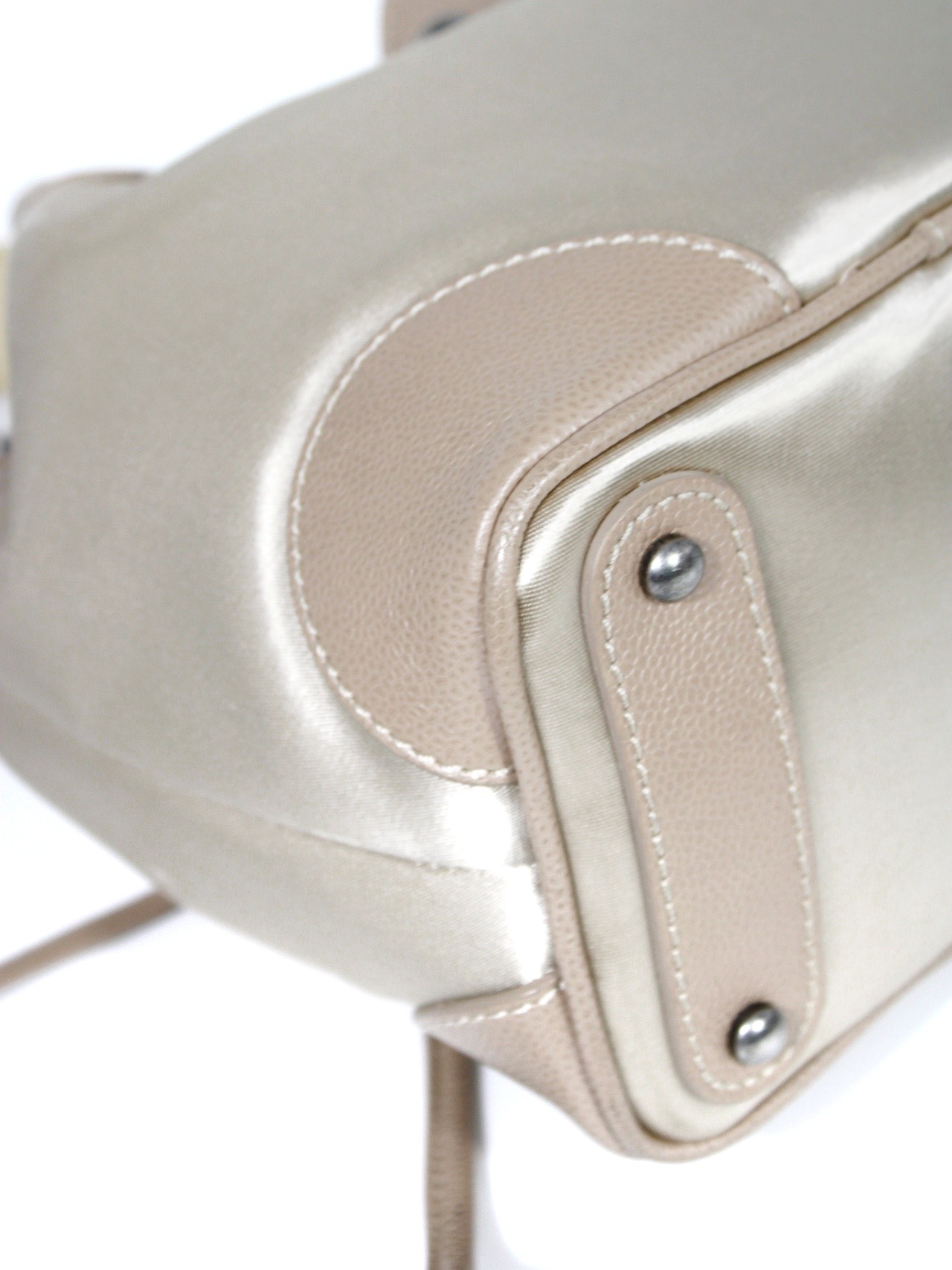 Borsa Chanel Satin CC bucket thumb