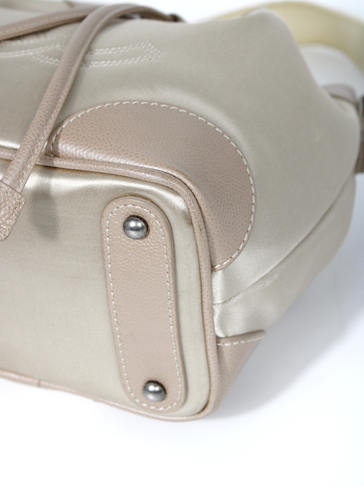 Borsa Chanel Satin CC bucket thumb