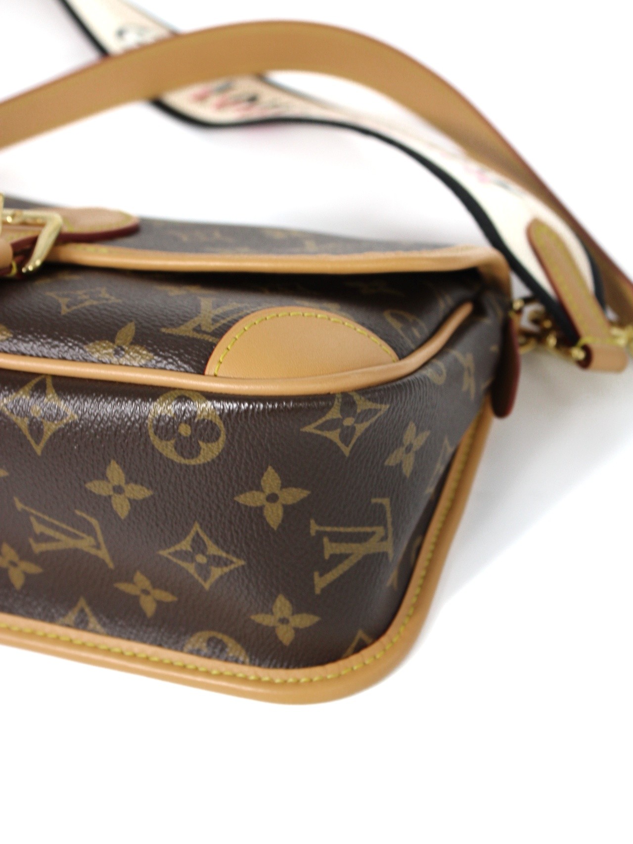 Borsa Louis Vuitton Diana in monogram thumb