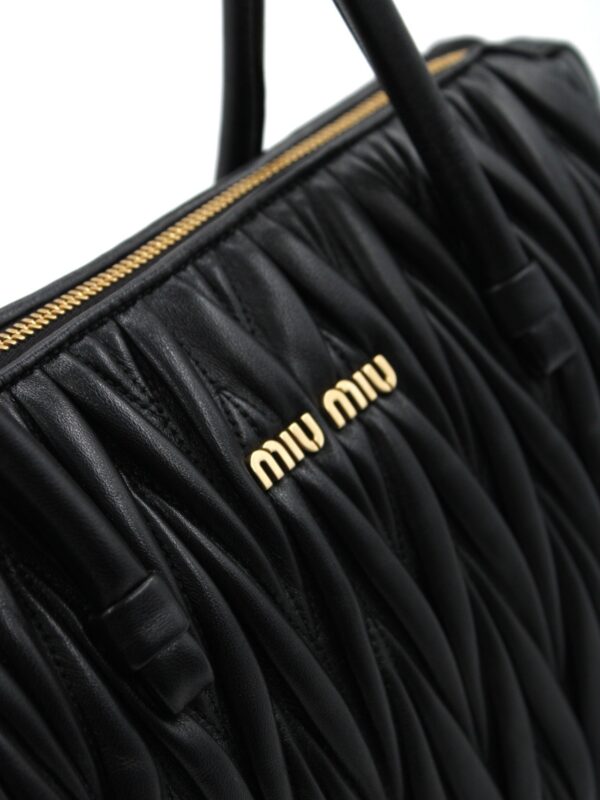 Bauletto Miu Miu con tracolla