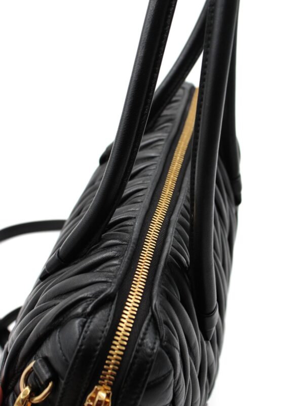 Bauletto Miu Miu con tracolla