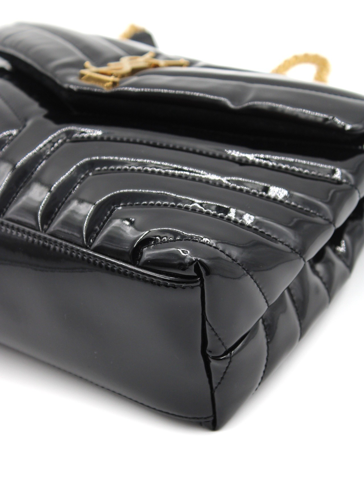 Borsa Saint Laurent Lou Lou small in pelle verniciata thumb